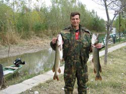Рыбалка в Астрахани в дельте Волги. Ловля щуки.
